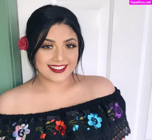 Lucia Yanez OnlyFans Thumbnail #UsogbPD1zu
