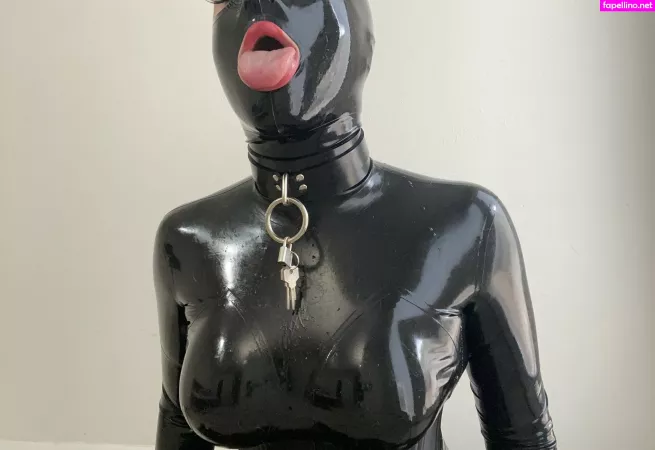 Luciaandleighlatex OnlyFans Thumbnail #3Axctr7AJu