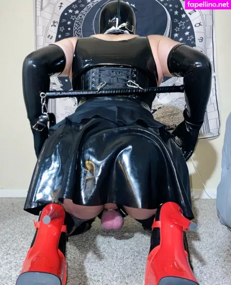 Luciaandleighlatex OnlyFans Thumbnail #3HQlWZgMqI
