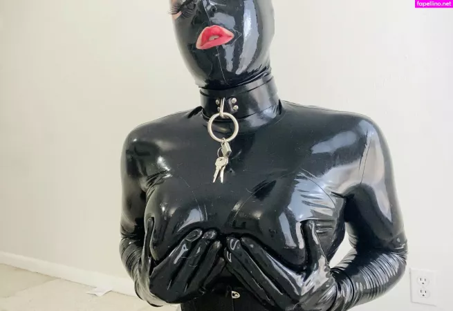 Luciaandleighlatex OnlyFans Thumbnail #NKAyg17LGc