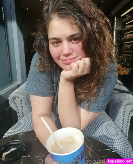 Lucialatinagomez OnlyFans Thumbnail #f1H2tnRJHa