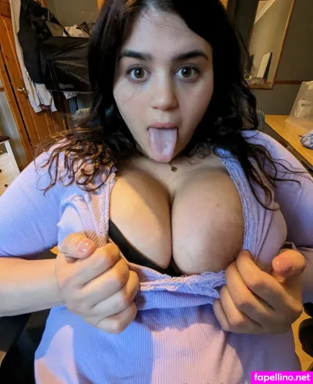 Lucialatinagomez OnlyFans Thumbnail #qCl76o1kGx