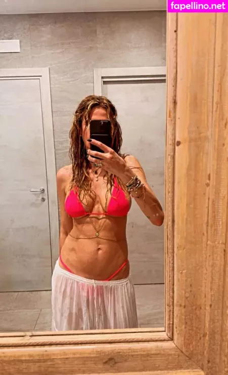 Luciana Gimenez OnlyFans Thumbnail #OYw0d1LQcW