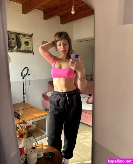 Lucicuttte OnlyFans Thumbnail #f8EIkf5cor