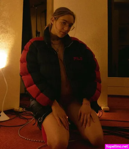 Lucie 1 OnlyFans Thumbnail #MV1bq5E3ow