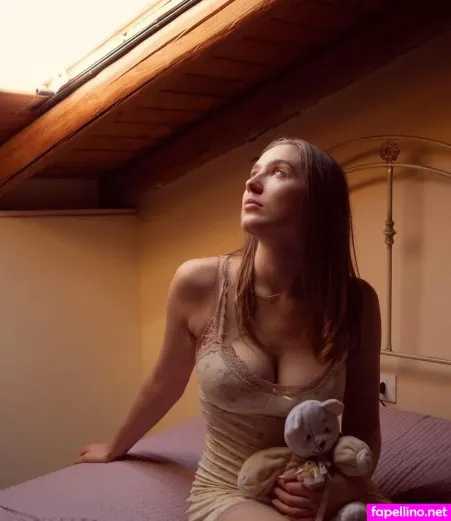 Lucie 1 OnlyFans Thumbnail #wRsEscOCAE