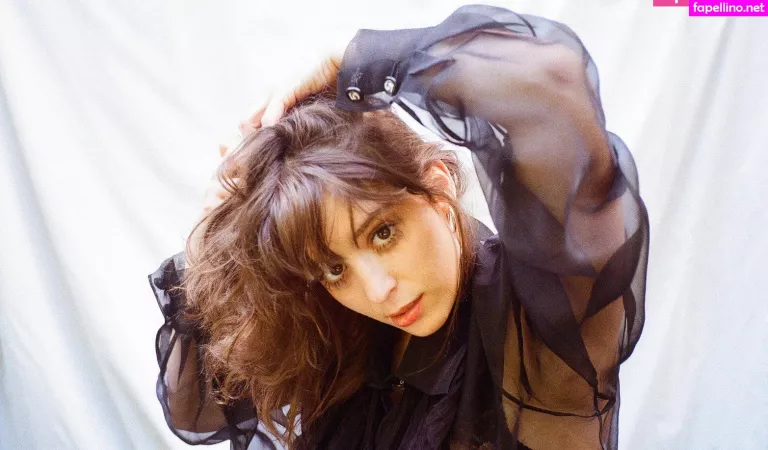 Lucie Bourdeu OnlyFans Thumbnail #iKTRy26nhJ