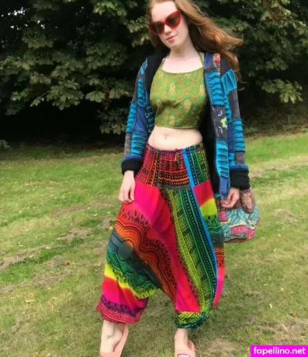 Lucie Roams 1 OnlyFans Thumbnail #Tk9GUzg077