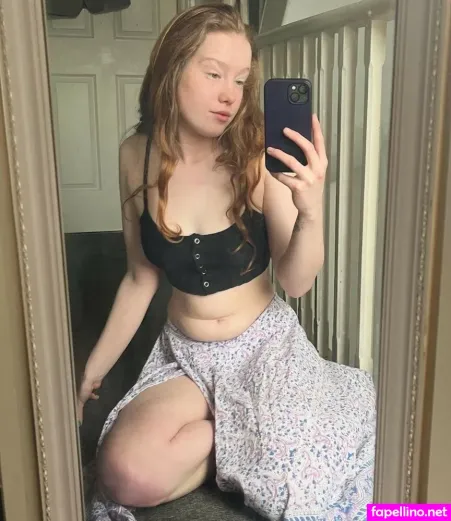 Lucie Roams 1 OnlyFans Thumbnail #hC51JZMci5