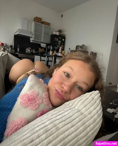 Luciedlx OnlyFans Thumbnail #5tOOB5mM16