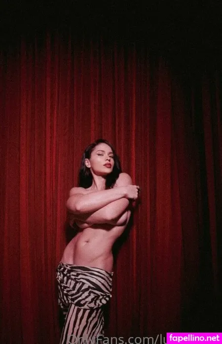 Lucieoude OnlyFans Thumbnail #8Jl7LfKGwk