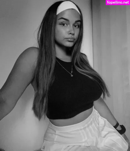 Lucile OnlyFans Thumbnail #Z1q8NuFsQG