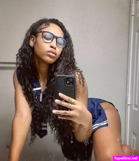 Luckigyalxo OnlyFans Thumbnail #NCHCMqmEhr