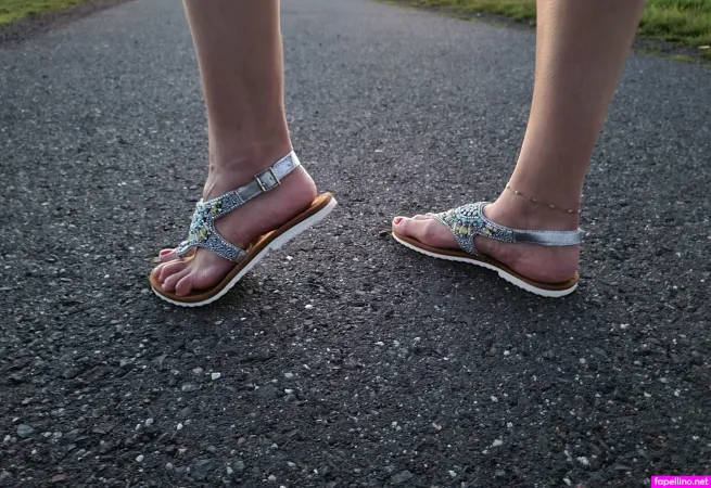 Luckyfeet89 OnlyFans Thumbnail #60bq72qa1N