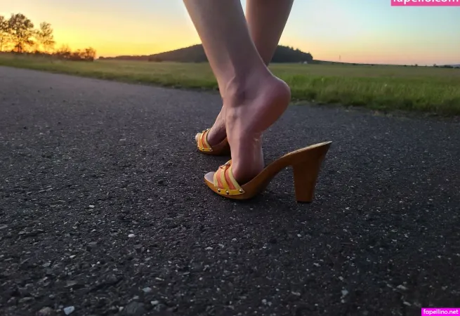 Luckyfeet89 OnlyFans Thumbnail #RIRjVkibOj