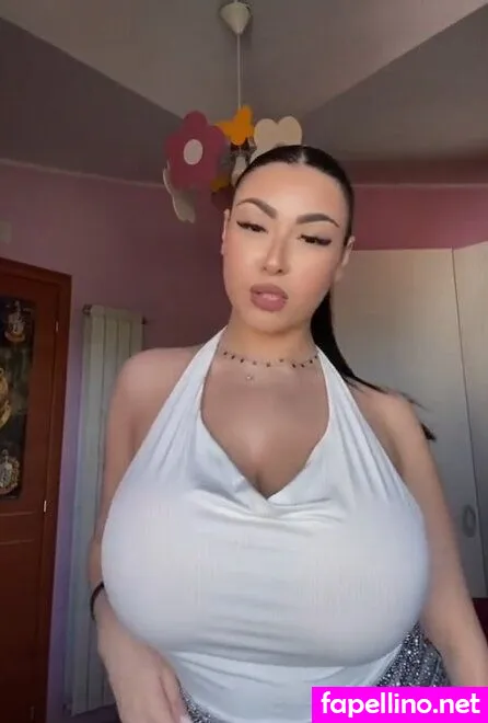 _lucrexiia._ Nude Leaked OnlyFans Photo #9mliVgSllu