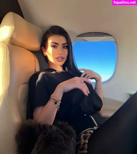 Lucrezia De Lellis OnlyFans Thumbnail #iJaXc1jy9a