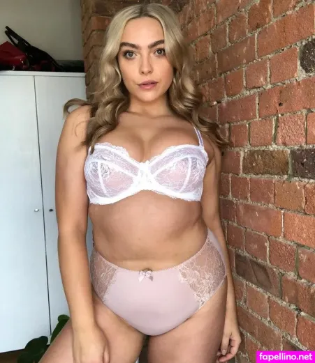 Lucy Bennet OnlyFans Thumbnail #cUxHsX1u9K