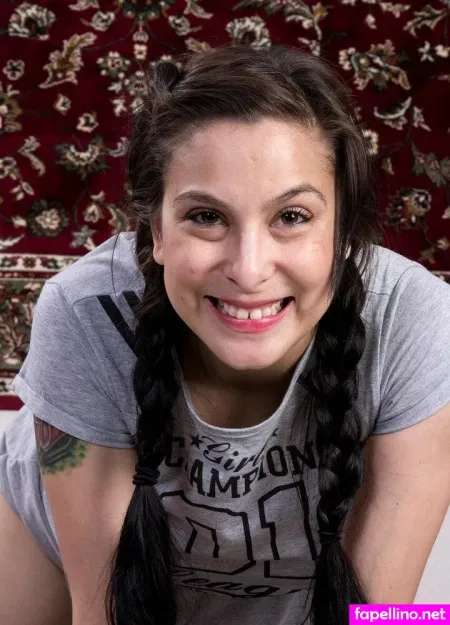 Lucy Dutch OnlyFans Thumbnail #7OVJjUFaBt