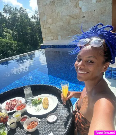 Lucy Hedges OnlyFans Thumbnail #XlfjtMW5Q7