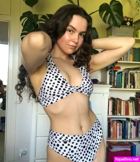 Lucy Holz OnlyFans Thumbnail #UJR0ViXavQ