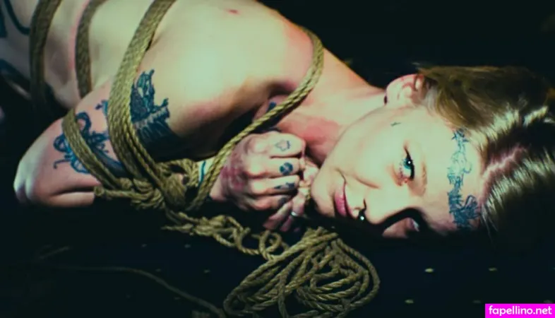 Lucy Kinky OnlyFans Thumbnail #YGGifmrm5D