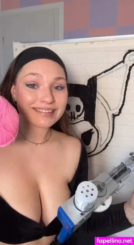 Lucy Lacht OnlyFans Thumbnail #8AEMb1aWCV