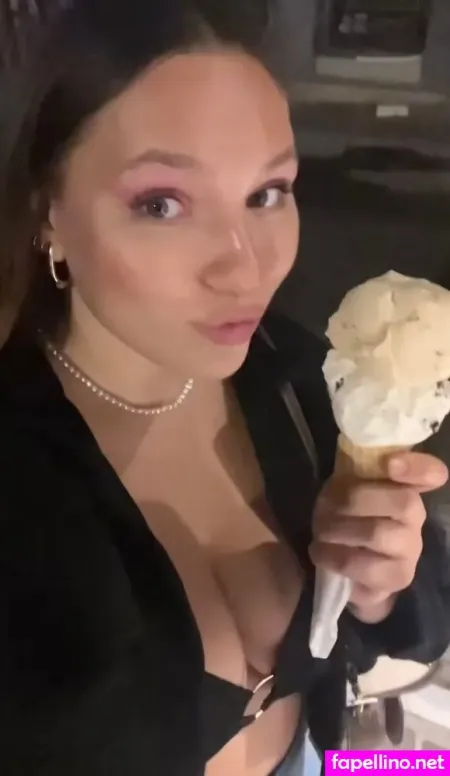 Lucy Lacht OnlyFans Thumbnail #9FylaaXYvs