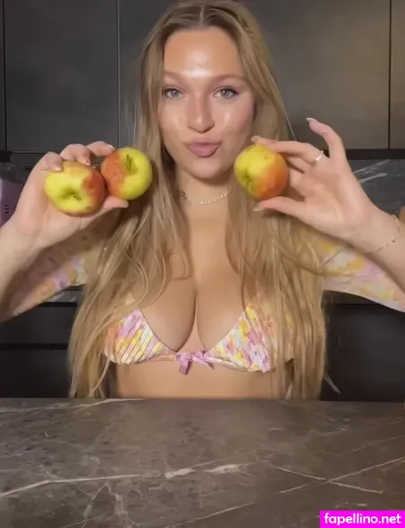 Lucy Lacht OnlyFans Thumbnail #ZkTwW2EzMc