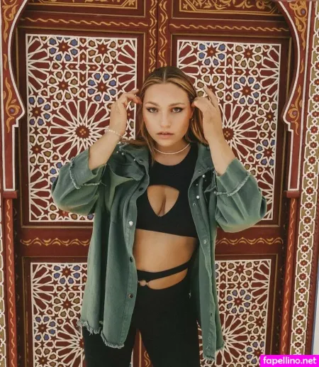 Lucy Lacht OnlyFans Thumbnail #mT9qK7nStX