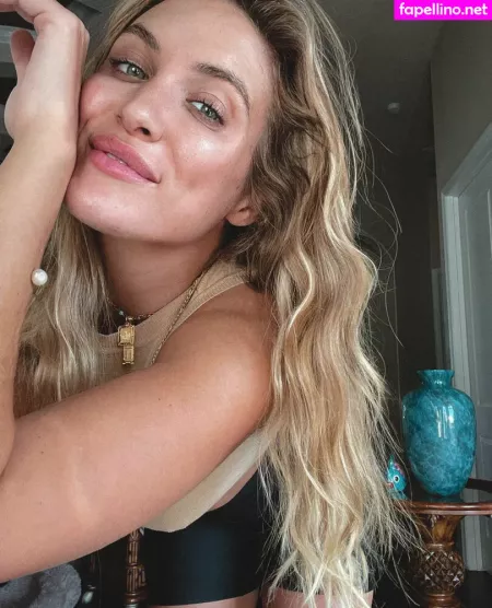Lucy Love98 OnlyFans Thumbnail #imdMHR0WFV