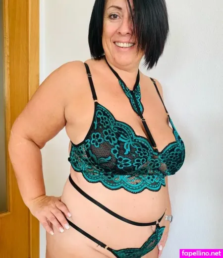 Lucy May OnlyFans Thumbnail #t9CmM5seiy