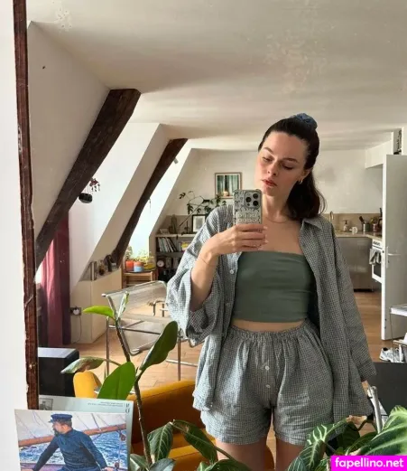 Lucy Moon 1 OnlyFans Thumbnail #6LUy2MCij7