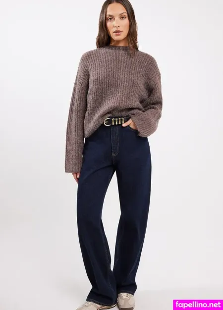 Lucy Parker OnlyFans Thumbnail #R0LYSnoPi0