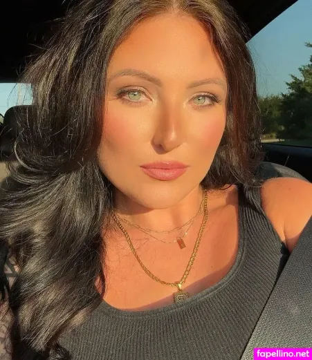 Lucy Shay OnlyFans Thumbnail #nFYnTEyfcE