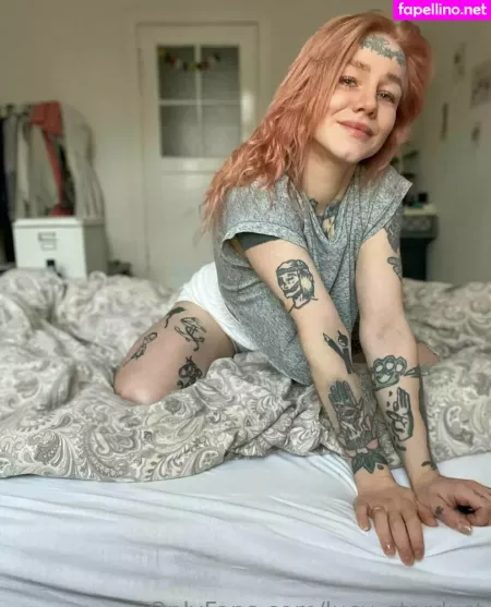 Lucy Stardust OnlyFans Thumbnail #OAJ8hdREcC