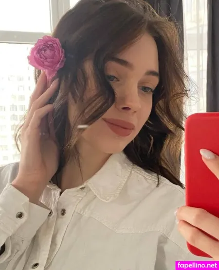 Lucy Twinkle OnlyFans Thumbnail #SvYokTMyq0