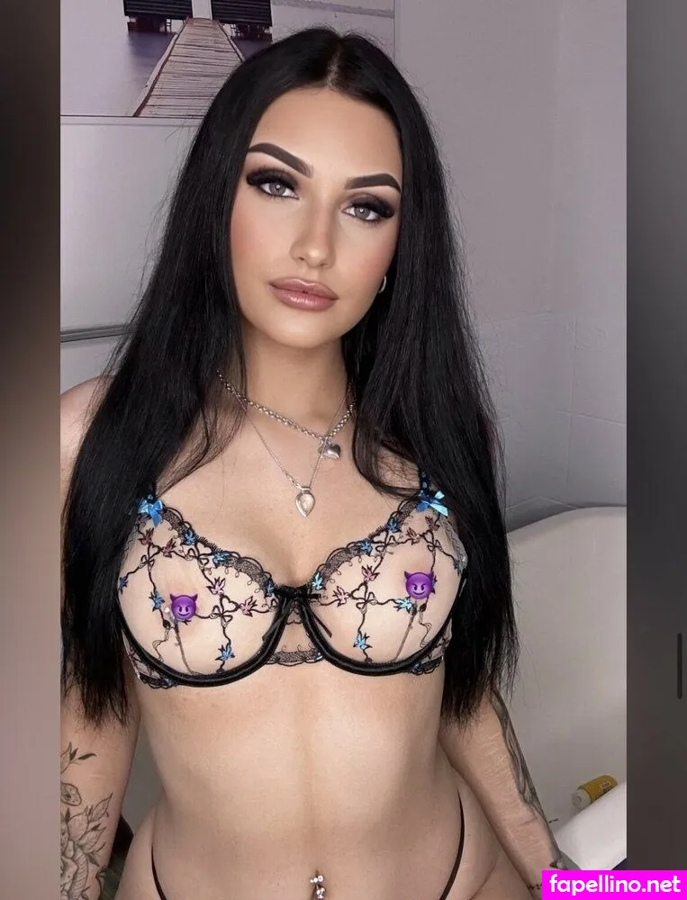 Lucyywallacee, luxyellaxx Nude Leaked OnlyFans Photo #LmU6bYZ2To