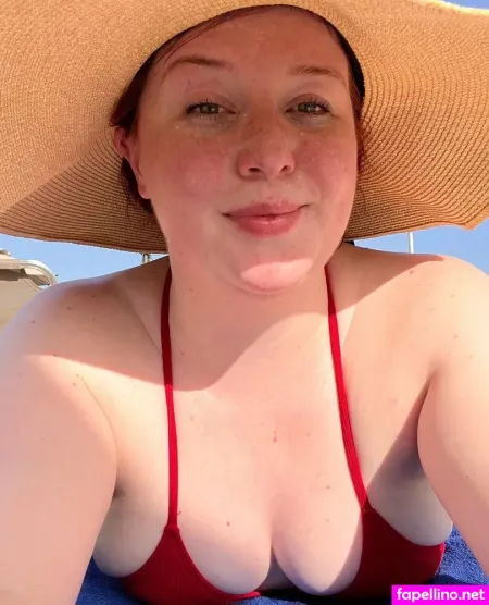 Lucylincolnfree OnlyFans Thumbnail #IvUUQS8cBa