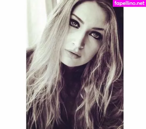 Lucyrose93 OnlyFans Thumbnail #QFcE9X5s8y