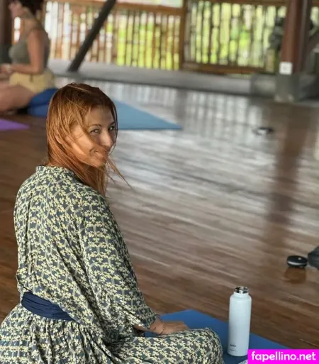 Lucyslounge OnlyFans Thumbnail #urUWgUWteQ