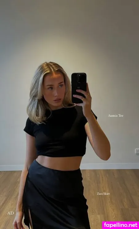 Lucyveia OnlyFans Thumbnail #uwphSVsykZ