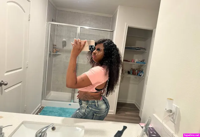 Luhthiccbaddiebae OnlyFans Thumbnail #FXK7yOv5VX