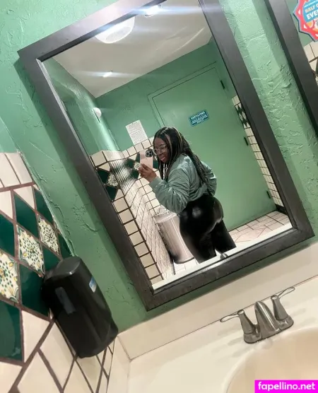 Luhthiccbaddiebae OnlyFans Thumbnail #o8ZKEJ58p9