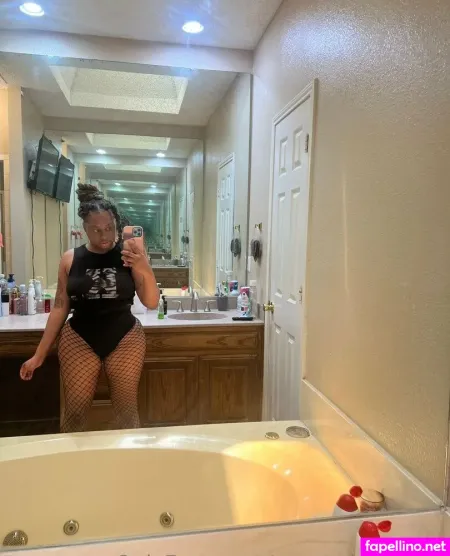 Luhthiccbaddiebae OnlyFans Thumbnail #w7Nuq2OsLY