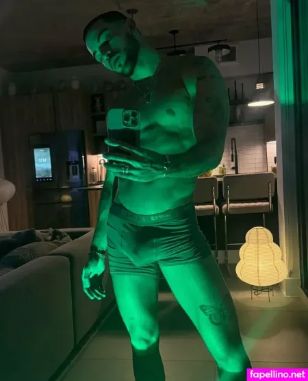 Luiscapecchi 2 OnlyFans Thumbnail #0JPelk49zO