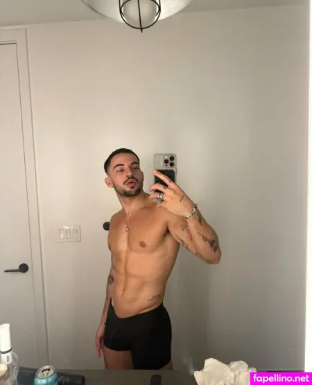 Luiscapecchi 2 OnlyFans Thumbnail #1zOBzG4fKt