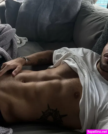 Luiscapecchi 2 OnlyFans Thumbnail #4KfwK5Hszw