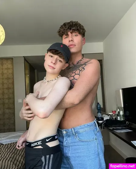 Luistwinkyy OnlyFans Thumbnail #cFbHhlf6ot