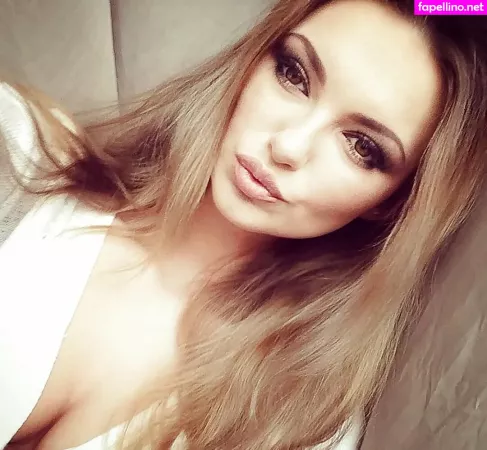 Luiza Sprusinska OnlyFans Thumbnail #RLUhbobvEy
